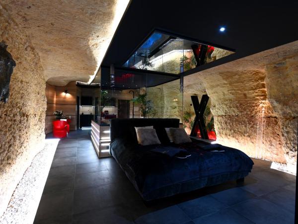 OMIRA - Nuits d'exception & spa : photo 9 de la chambre suite avec jacuzzi