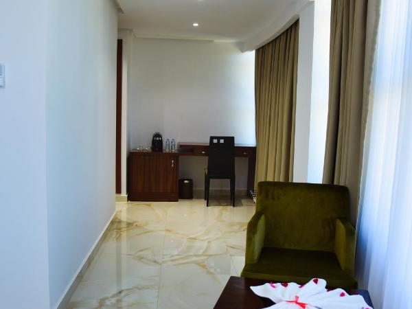 MIRANDA HOTEL - Tanger : photo 10 de la chambre chambre lit queen-size deluxe