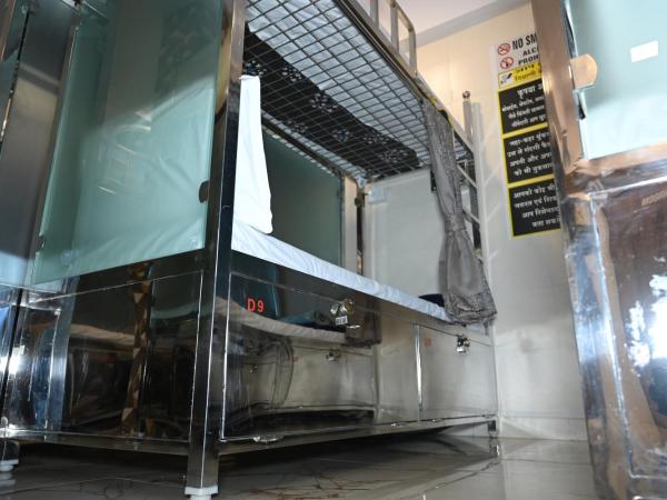 Sagar Dormitory Andheri - Nearest to Andheri Railway Station West : photo 1 de la chambre lits superposés dans dortoir masculin