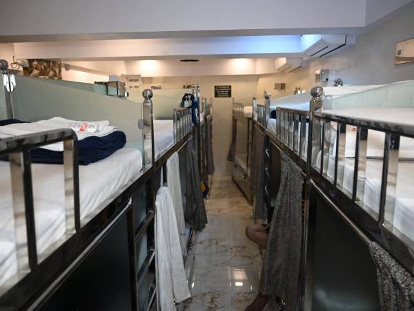 Sagar Dormitory Andheri - Nearest to Andheri Railway Station West : photo 6 de la chambre lits superposés dans dortoir masculin