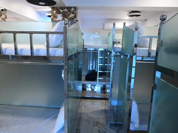 Sagar Dormitory Andheri - Nearest to Andheri Railway Station West : photo 10 de la chambre lits superposés dans dortoir masculin
