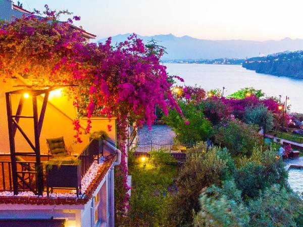 Route Hotel Kaleici - Adult Only (12+) : photo 9 de la chambre suite avec terrasse