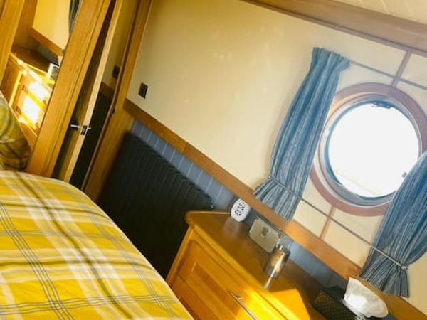 Lovely 2-Bedroom Barge Brunswick Dock Liverpool! : photo 4 de la chambre mobile home