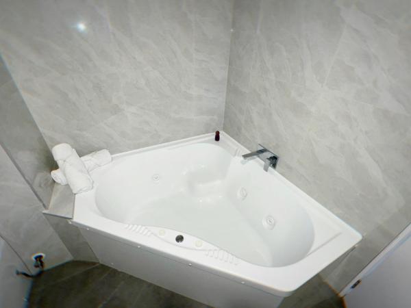 Brylin Motel : photo 3 de la chambre two-story two-bedroom apartment with spa bath 