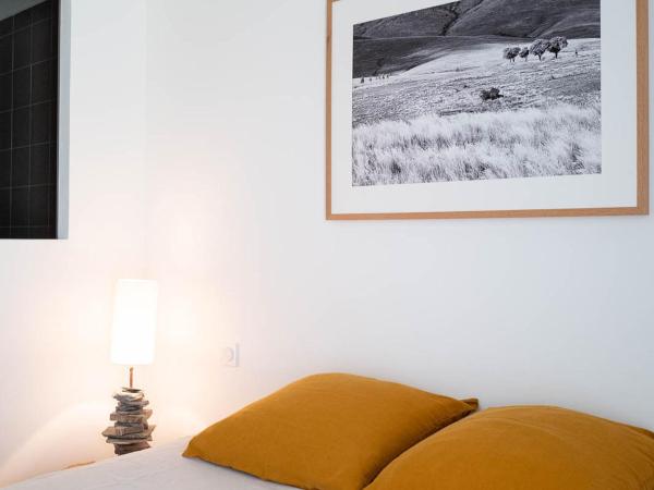 Maison Cimes : photo 5 de la chambre chambre familiale - vue sur jardin