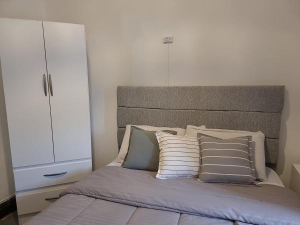 Katana Capsule Hostel : photo 2 de la chambre chambre double avec salle de bains commune