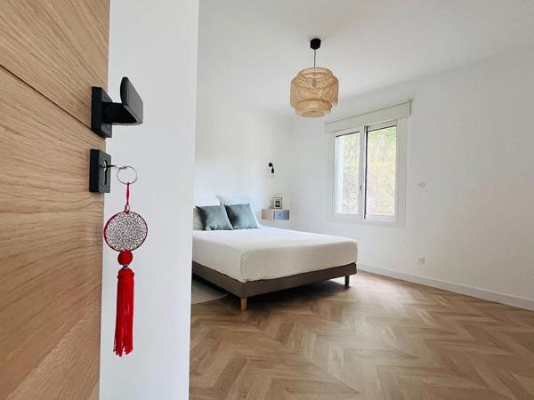 VILLA HOLISTIKA : BED AND BREAKFAST / POOL / AIR CONDITIONING/ MONT FARON TOULON : photo 1 de la chambre chambre lit queen-size deluxe