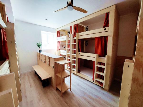 COAST - Utopy Hostel : photo 4 de la chambre lit simple dans dortoir mixte (15 adultes)
