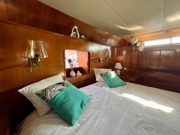 Navi Yacht à Sète, 2 à 8 couchages, privatif : photo 7 de la chambre appartement - vue sur mer