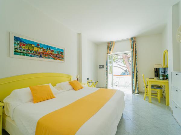 Borgo Romantica - Resort & Spa : photo 4 de la chambre chambre double panoramique - vue sur mer - accès au parc thermal