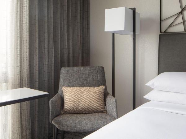 Houston Marriott South at Hobby Airport : photo 3 de la chambre chambre lit king-size - non-fumeurs