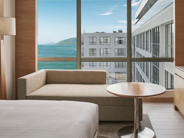 Kota Kinabalu Marriott Hotel : photo 1 de la chambre chambre lit king-size deluxe - vue sur mer
