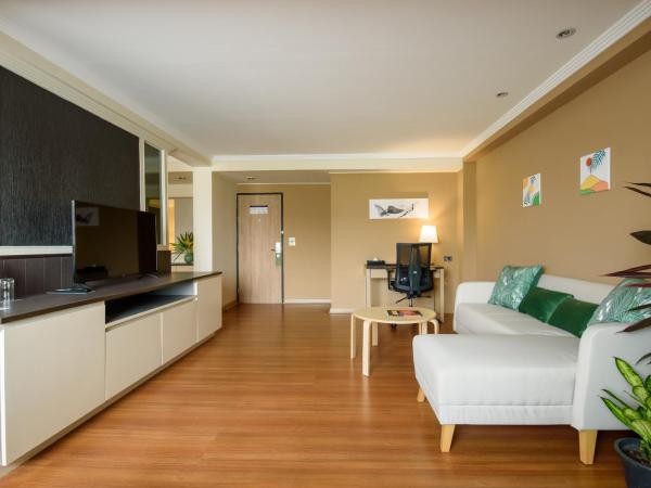 SC Park Hotel : photo 5 de la chambre suite lit king-size