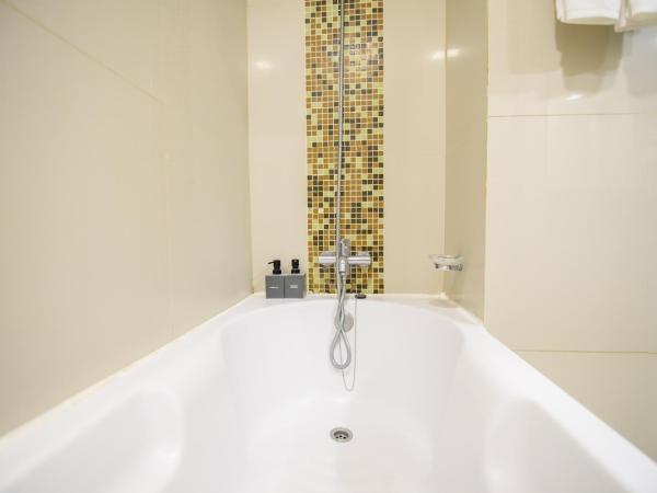 SC Park Hotel : photo 6 de la chambre suite lit king-size