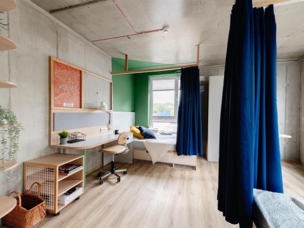 Chillout Dorm Cracow : photo 1 de la chambre chambre lits jumeaux avec salle de bains privative