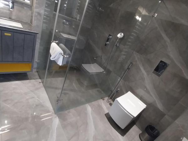 Poiisse : photo 10 de la chambre chambre double ou lits jumeaux - vue sur ville