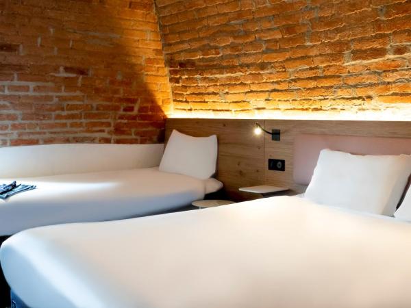 Ibis Styles Colmar Centre : photo 2 de la chambre chambre triple standard