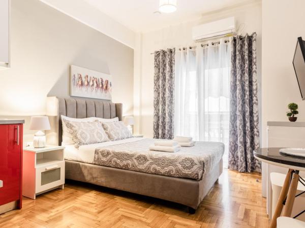 Nicholas Point Apartments and Rooms : photo 1 de la chambre studio avec balcon