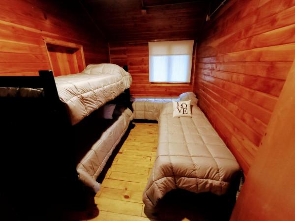 Cuatro Cerros Hostel : photo 4 de la chambre lit dans dortoir pour femmes de 4 lits