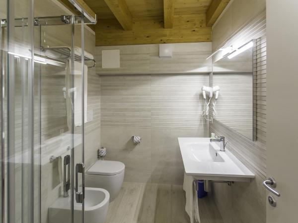 Residenza Turistica Alberghiera Blue Marine : photo 5 de la chambre appartement en duplex