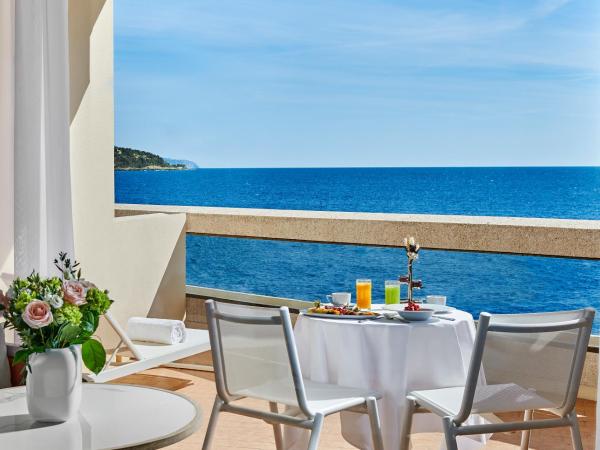 Fairmont Monte Carlo : photo 8 de la chambre chambre signature avec lit king-size - vue sur mer