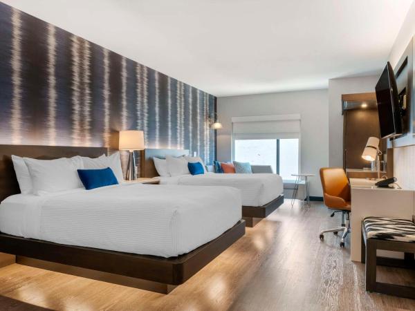 Cambria Hotel Detroit Downtown : photo 3 de la chambre chambre avec 2 lits queen-size pour personnes à mobilité réduite - non-fumeurs