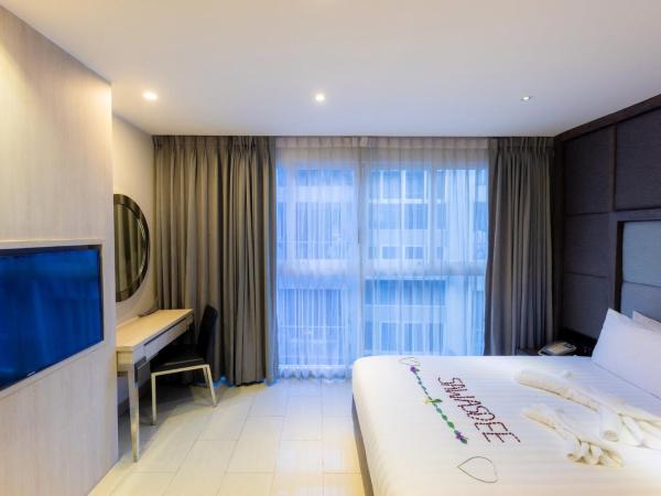 Centara Life Avenue Hotel Pattaya : photo 2 de la chambre chambre supérieure lit queen-size