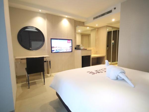 Centara Life Avenue Hotel Pattaya : photo 3 de la chambre hébergement de luxe lit queen-size