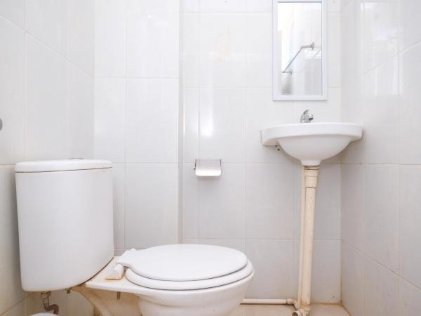 Koolkost near Stadion Maguwoharjo : photo 6 de la chambre chambre lits jumeaux