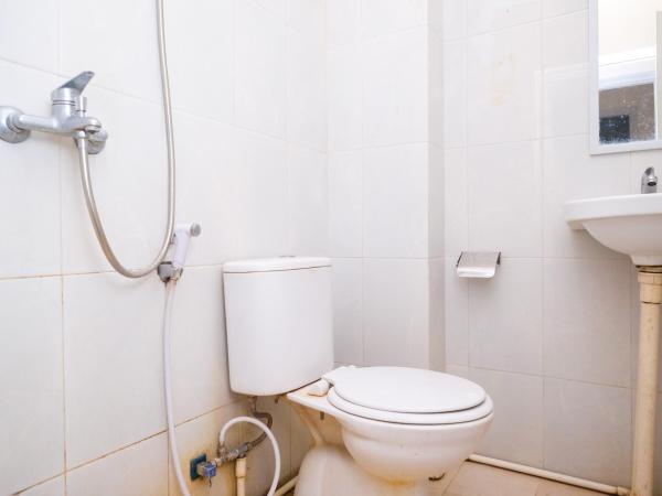 Koolkost near Stadion Maguwoharjo : photo 8 de la chambre chambre lits jumeaux