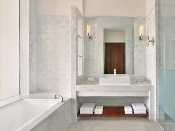 Le Meridien Jaipur Resort & Spa : photo 1 de la chambre chambre premium lit king-size (20 % de réduction sur la nourriture et les boissons sans alcool, 20 % de réduction au spa, 1 acheté pour 1 sur certaines marques au bar madeira entre 16h00 et 22h00) - vue sur jardin