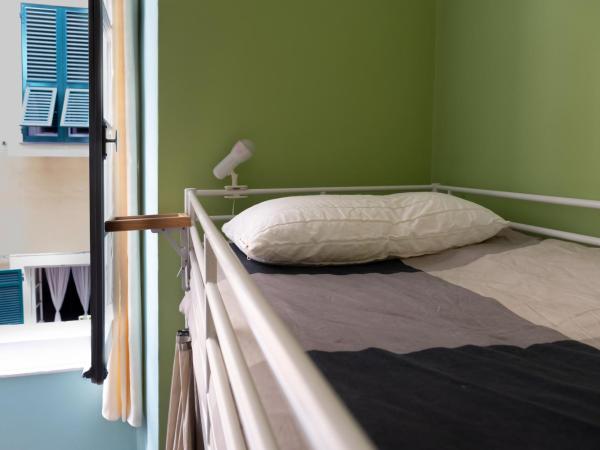 Manena Hostel Genova : photo 5 de la chambre dortoir mixte de 8 lits 