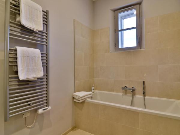 Villa Meridia : photo 10 de la chambre suite lit queen-size avec canapé-lit