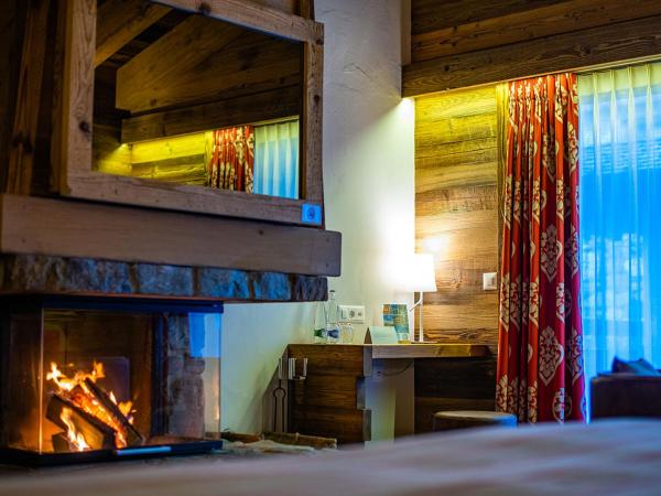 Nendaz 4 Vallées & SPA 4* Superior : photo 5 de la chambre suite junior sans vue