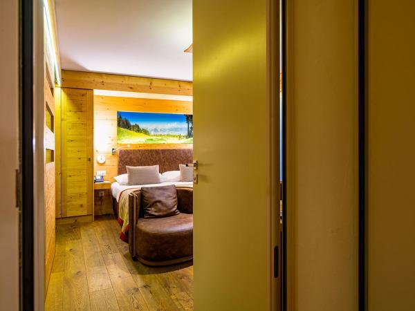 Nendaz 4 Vallées & SPA 4* Superior : photo 9 de la chambre deux chambres communicantes sans vue