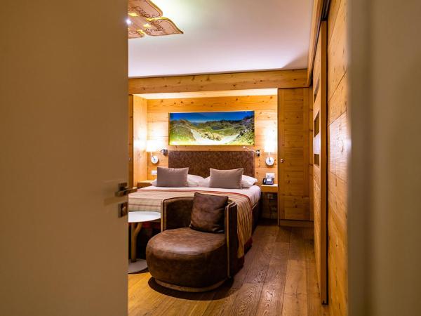 Nendaz 4 Vallées & SPA 4* Superior : photo 7 de la chambre deux chambres communicantes sans vue