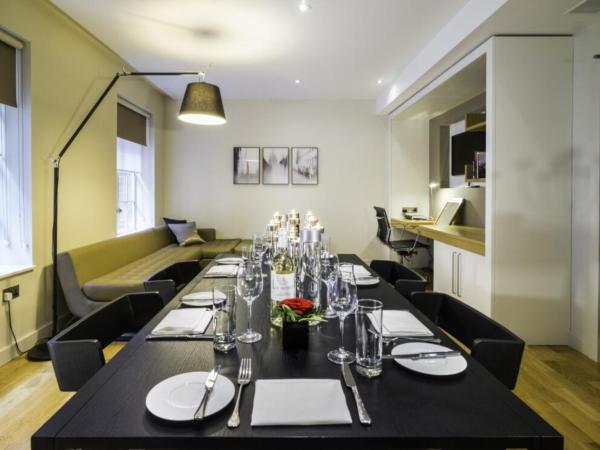 Apex Temple Court Hotel : photo 6 de la chambre suite master avec accès au salon club