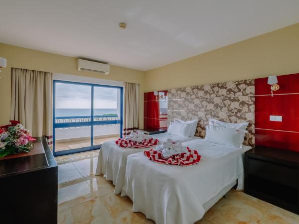 Grand Muthu Oura View Beach Club : photo 9 de la chambre appartement de luxe 1 chambre - vue sur mer ou piscine - 2 adultes