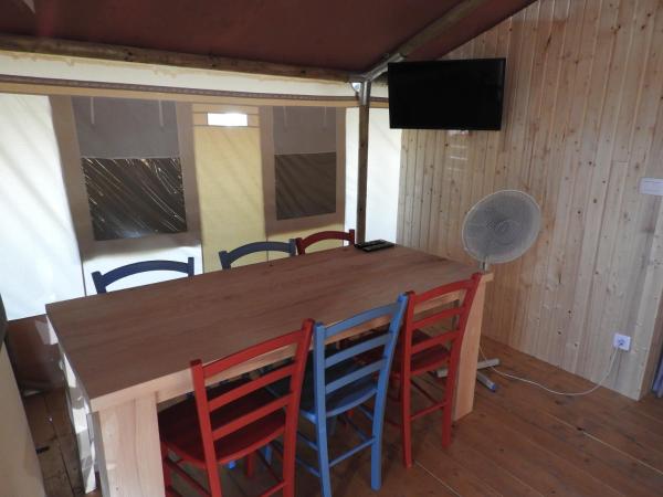 Drago Tours LODGE TENT Holiday Deluxe, Lanterna : photo 5 de la chambre tente