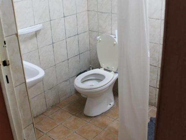 Hostel Int Mendoza : photo 4 de la chambre chambre familiale avec salle de bains privative