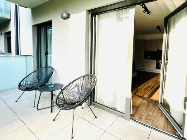 APSTAY Serviced Apartments - Self Check-in : photo 6 de la chambre appartement avec balcon