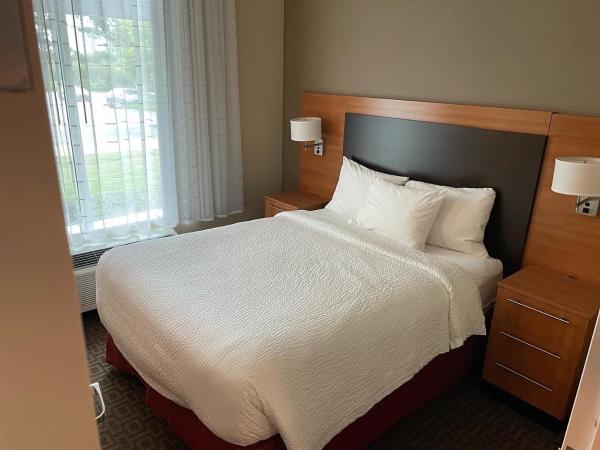 TownePlace Suites Orlando at FLAMINGO CROSSINGS® Town Center/Western Entrance : photo 3 de la chambre suite 2 lits queen-size avec canapé-lit