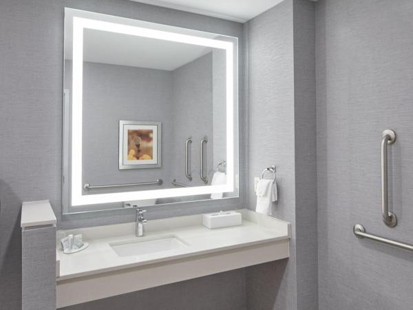 Fairfield Inn and Suites by Marriott Nashville Downtown/The Gulch : photo 5 de la chambre chambre avec 2 grands lits queen-size