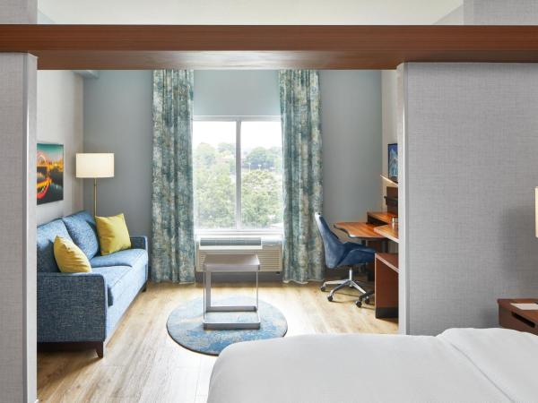 Fairfield Inn and Suites by Marriott Nashville Downtown/The Gulch : photo 3 de la chambre suite lit king-size avec canapé-lit