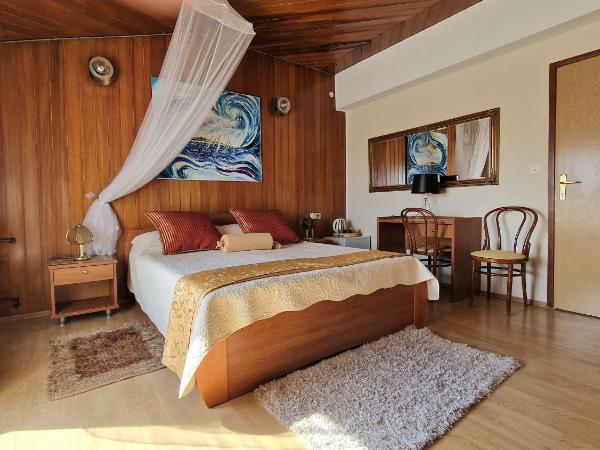 Guest House Villa Ines - Annex : photo 2 de la chambre chambre double supérieure avec terrasse - vue sur mer 