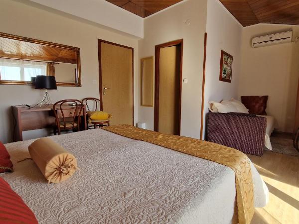 Guest House Villa Ines - Annex : photo 4 de la chambre chambre double supérieure avec terrasse - vue sur mer 