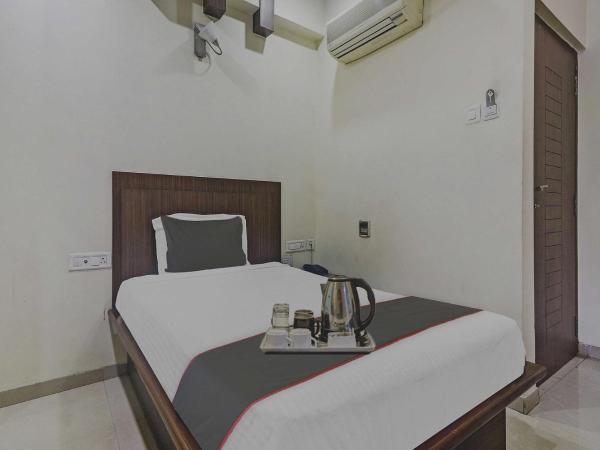 Collection O THE CROWN HOTEL : photo 6 de la chambre chambre double deluxe