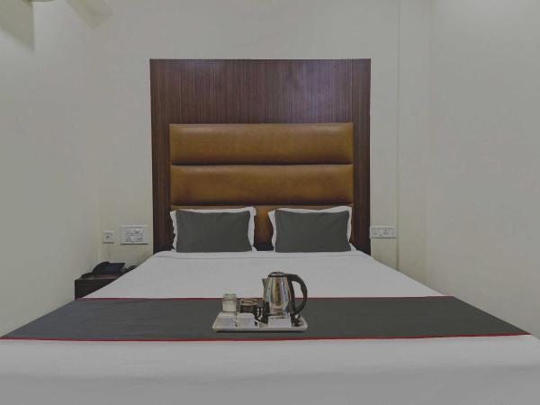 Collection O THE CROWN HOTEL : photo 3 de la chambre chambre double deluxe