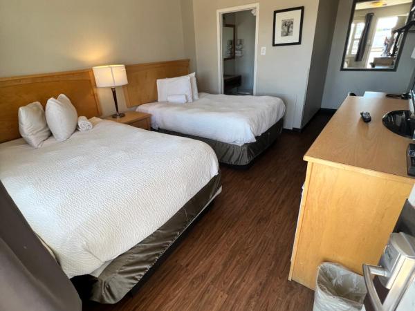 Thriftlodge Saskatoon : photo 7 de la chambre chambre double avec 2 lits doubles - fumeurs