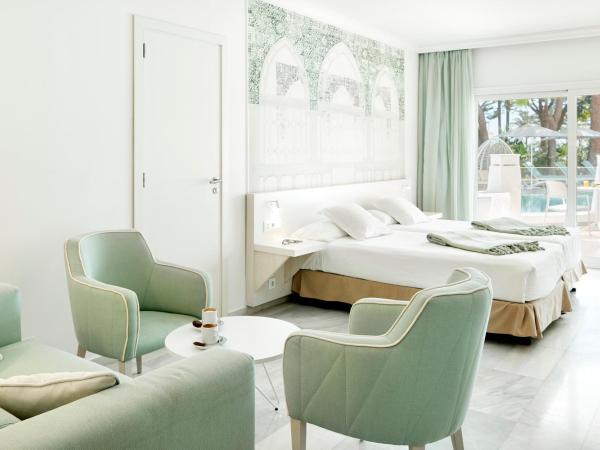 Iberostar Selection Marbella Coral Beach : photo 7 de la chambre chambre lits jumeaux avec accès direct à la piscine semi-privée 